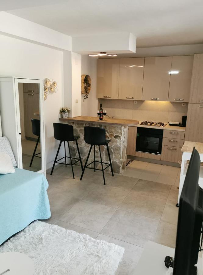 Near Beach Studio Каштела Екстер'єр фото